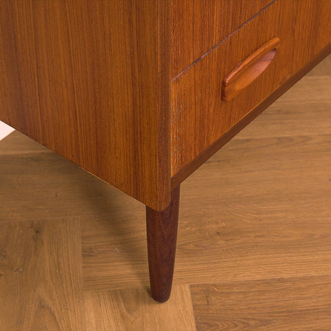 Dansk byrå i teak i Kai Winding-stil