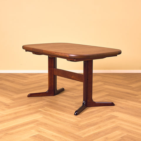 Danish oval dining table in mahogany by Ansager Møbler A/S