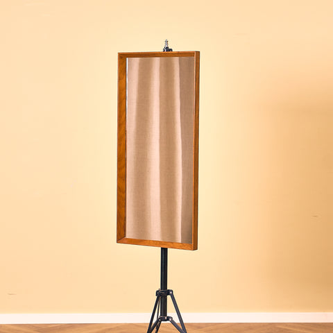 Mellansekelsk spegel i teak