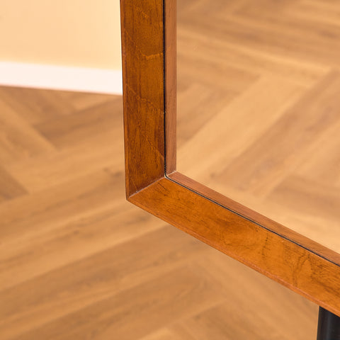 Mellansekelsk spegel i teak