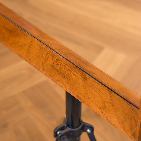 Mellansekelsk spegel i teak