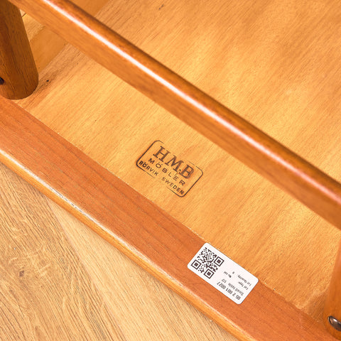 Svenskt sidobord i teak av HMB Möbler Rörvik