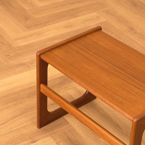 Danskt sidobord i teak