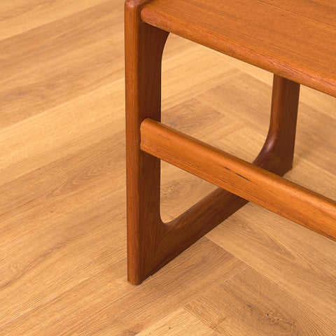 Danskt sidobord i teak