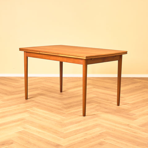 Danish dining table in teak