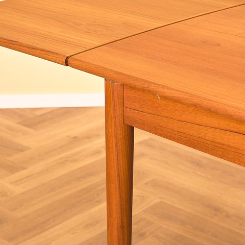 Danish dining table in teak