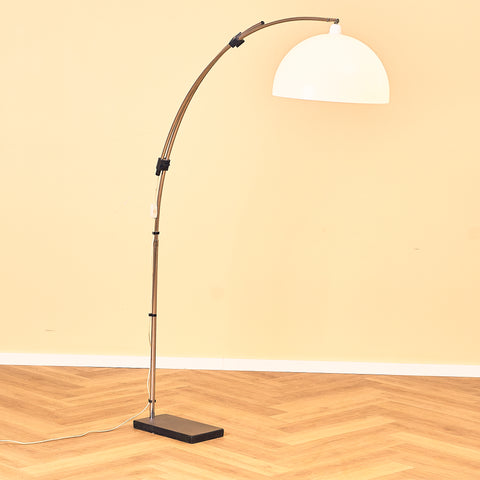 Dansk golvlampa i krom från TS Belysning ApS
