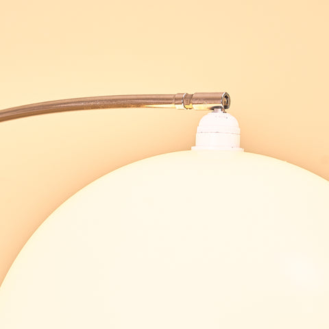 Dansk golvlampa i krom från TS Belysning ApS