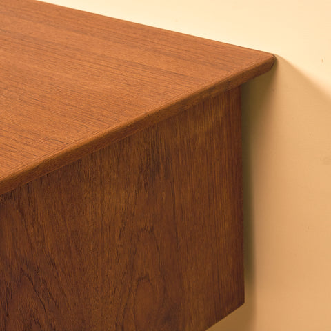 Danskt skrivbord i teak