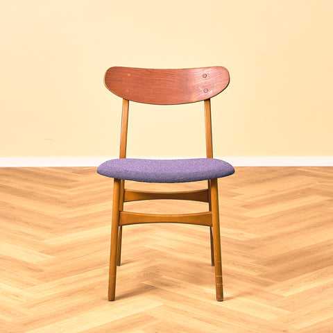 Danskt set med 6 matstolar i teak och bok