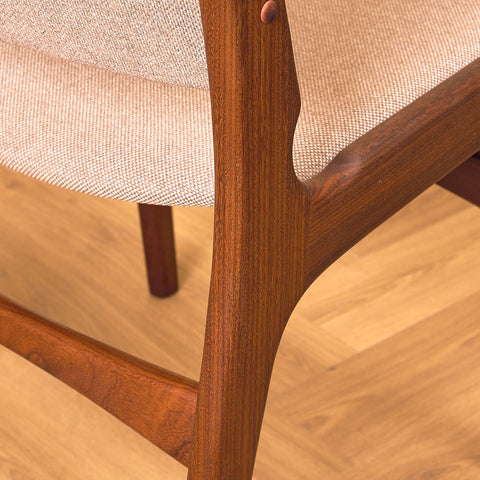 Danish dining chairs in walnut by Erik Buch for Anderstrup Møbelfabrik, model 89