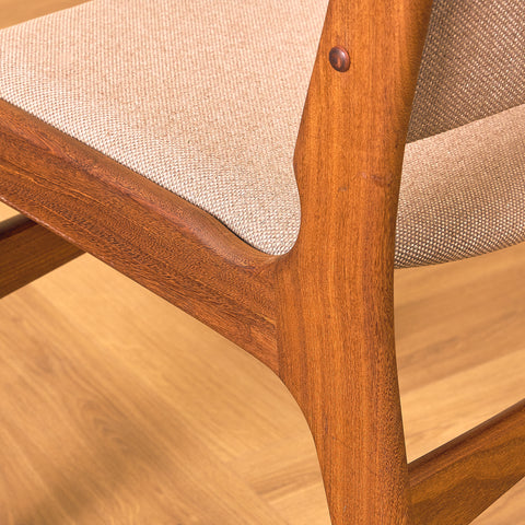 Danish dining chairs in walnut by Erik Buch for Anderstrup Møbelfabrik, model 89