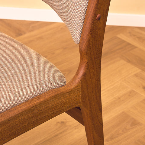 Danish dining chairs in walnut by Erik Buch for Anderstrup Møbelfabrik, model 89