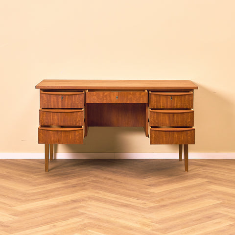 Danish writing desk in teak and beech