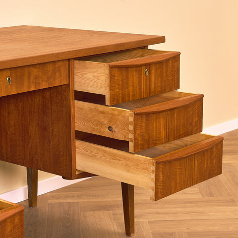 Danish writing desk in teak and beech