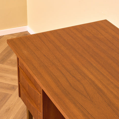 Danish writing desk in teak and beech