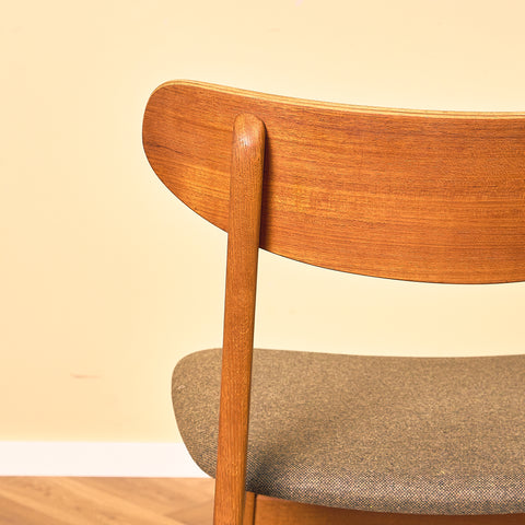 Danish set of 6 dining chairs in teak and oak