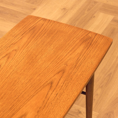 Svenskt litet sidobord i teak och valnöt