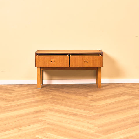 Svensk skänk / TV-bänk i teak och bok