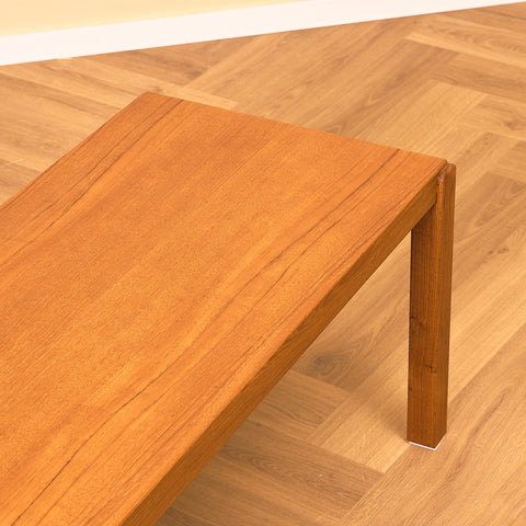 Svenskt sidobord / TV-bänk i teak