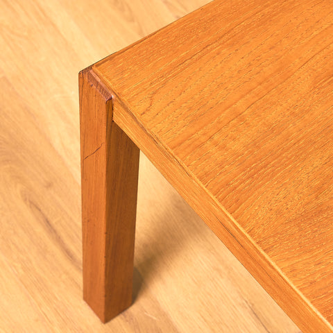 Svenskt sidobord / TV-bänk i teak