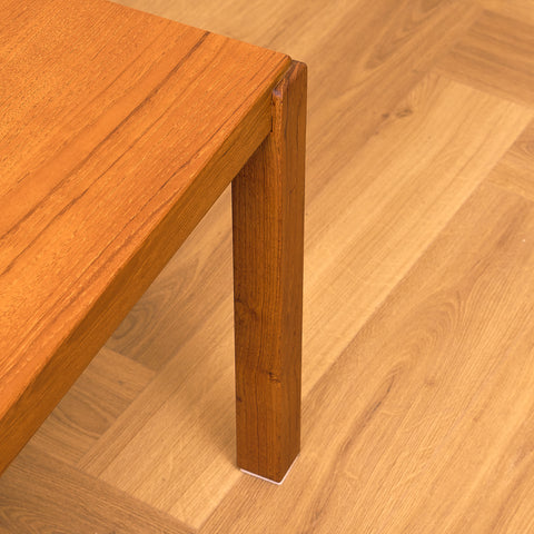 Svenskt sidobord / TV-bänk i teak