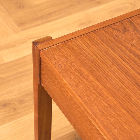 Danskt sidobord i teak