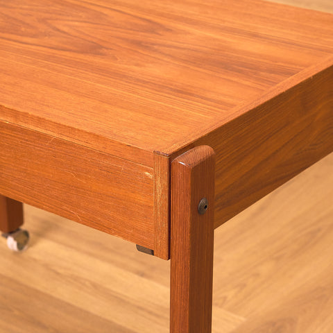 Danskt sidobord i teak