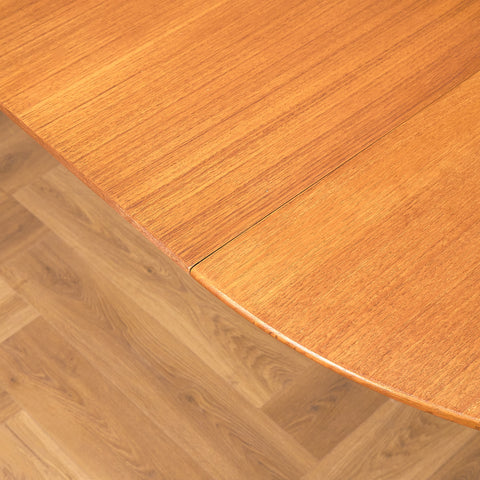 missing extension boards, hopefully will arrive with delivery, the table has a mark, Soro Mobelfabrik Danish round dining table in teak