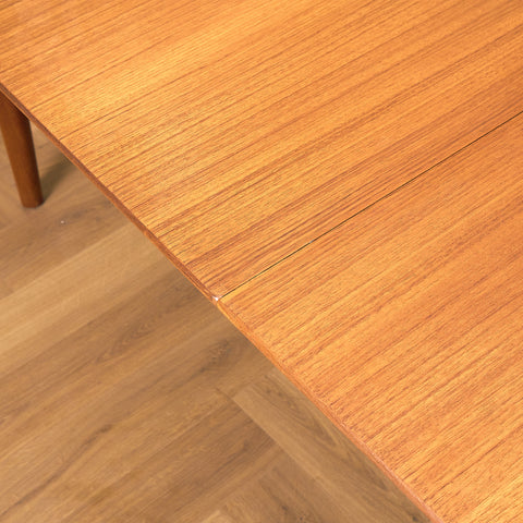 missing extension boards, hopefully will arrive with delivery, the table has a mark, Soro Mobelfabrik Danish round dining table in teak