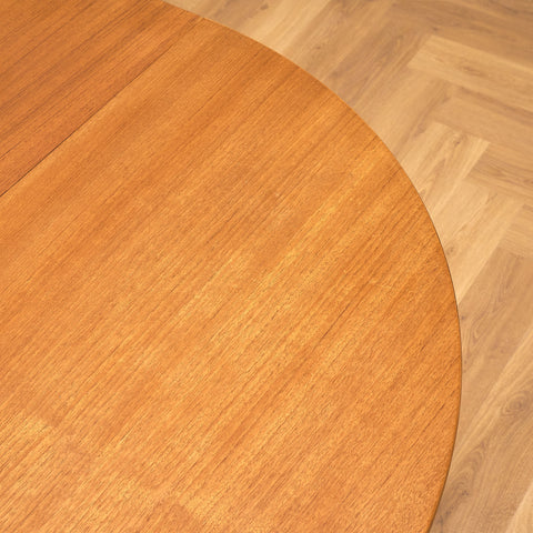 missing extension boards, hopefully will arrive with delivery, the table has a mark, Soro Mobelfabrik Danish round dining table in teak