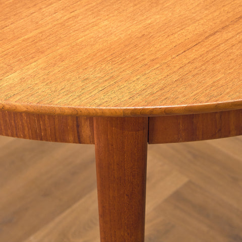 missing extension boards, hopefully will arrive with delivery, the table has a mark, Soro Mobelfabrik Danish round dining table in teak