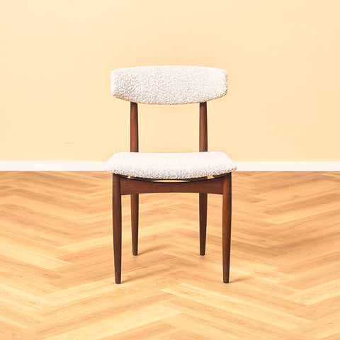 Danish set of 6 dining chairs in solid walnut