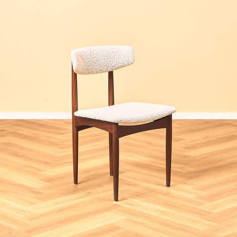 Danish set of 6 dining chairs in solid walnut