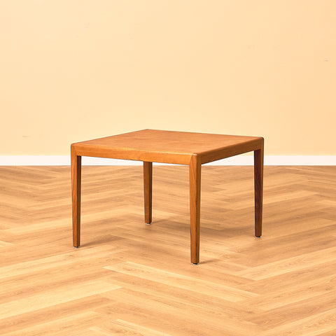 Danskt sidobord i teak