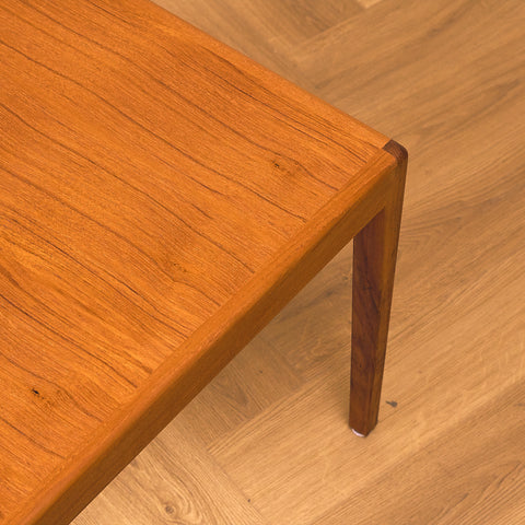 Danskt sidobord i teak