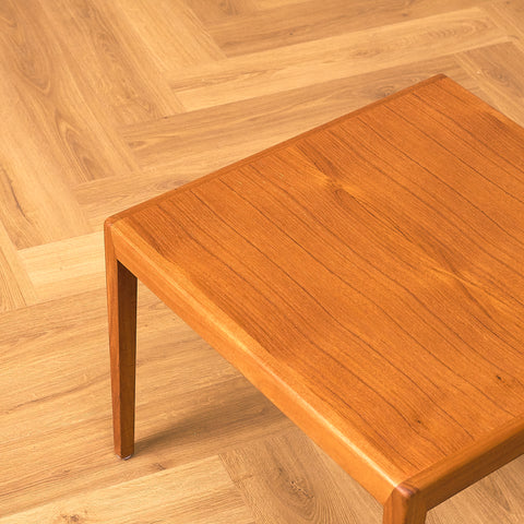 Danskt sidobord i teak