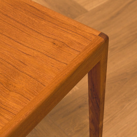 Danskt sidobord i teak