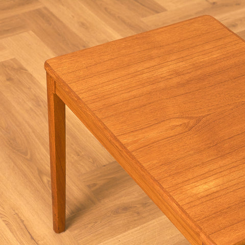 Svenska sidobord i teak