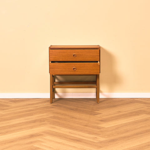 Svensk liten byrå i teak och bok
