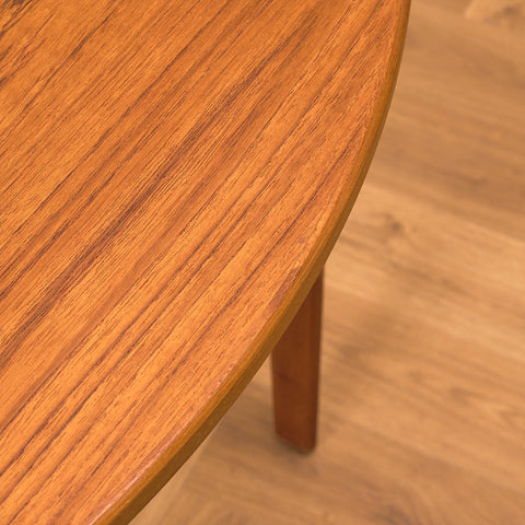 Danish round dining table in teak by Henry Rosengren Hansen
