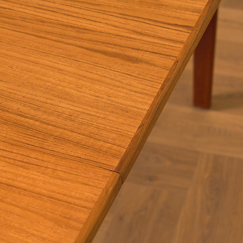 Danish round dining table in teak by Henry Rosengren Hansen