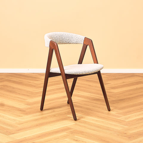 Danish set of 5 dining chairs in walnut by Sax Møbler