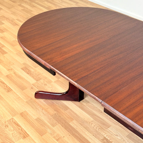 Danish oval dining table in mahogany