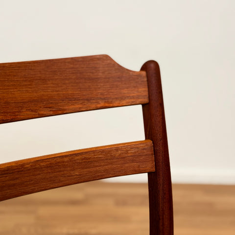 Danish set of 4 dining chairs in teak