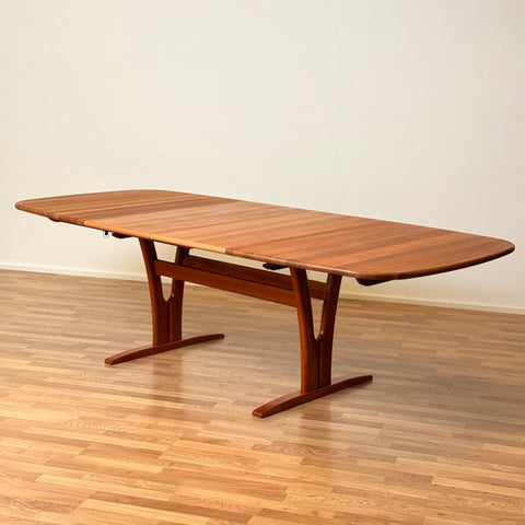 Danish oval dining table in cherry by Snedkergården