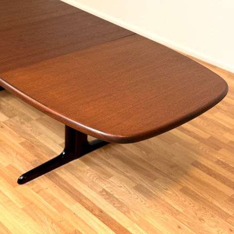 Oval dining table in mahogany by Skovby, ca. 1970s, Denmark
