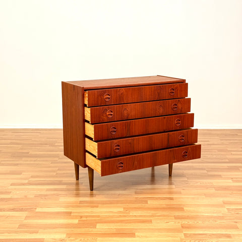 Chest of 5 drawers in teak by Arne Vodder