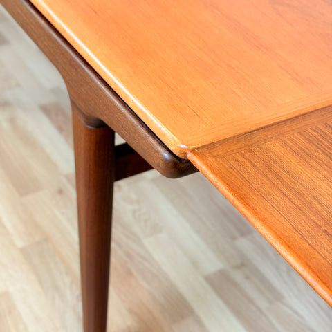Danish rectangular dining table in teak by Johannes Andersen for Uldum møbelfabrik