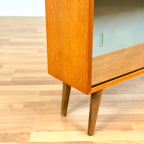 Small bookshelf in oak